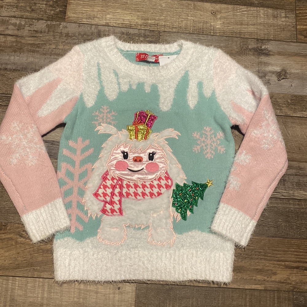 New Girls 8 33 Degrees Long
Sleeve Crewneck Yeti 
Christmas Sweater